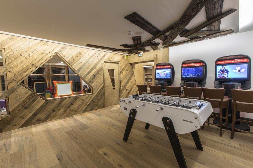 Hotel Les Barmes De L'Ours Val-dʼIsère Esterno foto